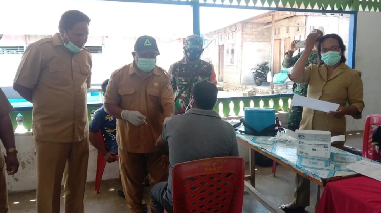 DLH Malteng Ikut Sukseskan Percepatan Vaksinasi di Seram Utara Barat